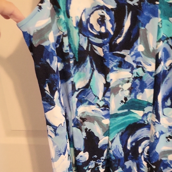 Catherines sz18/20 Elegant Floral sleeveless vneck pleated skirt flowy dress - Picture 3 of 4